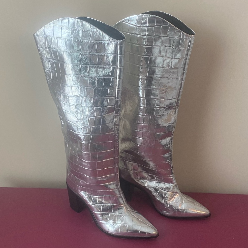 Schutz Silver Leather boots size 7.5